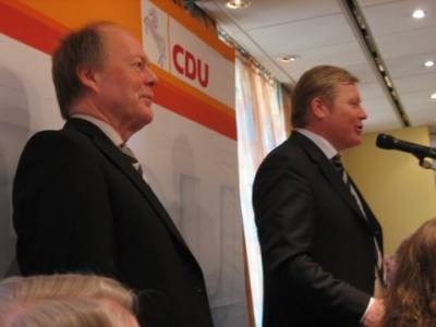 Kultusminister Althusmann und Karl-Heinz Klare beim Neujahresempfang 2012