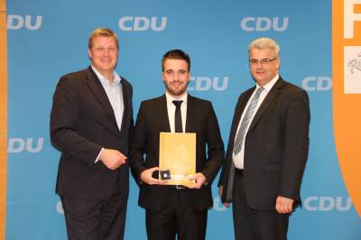 MdB Axel Knoerig mit Andre N�rnberg aus Schwaf�rden und Generalsekret�r der CDU Niedersachsen Ulf Thiele