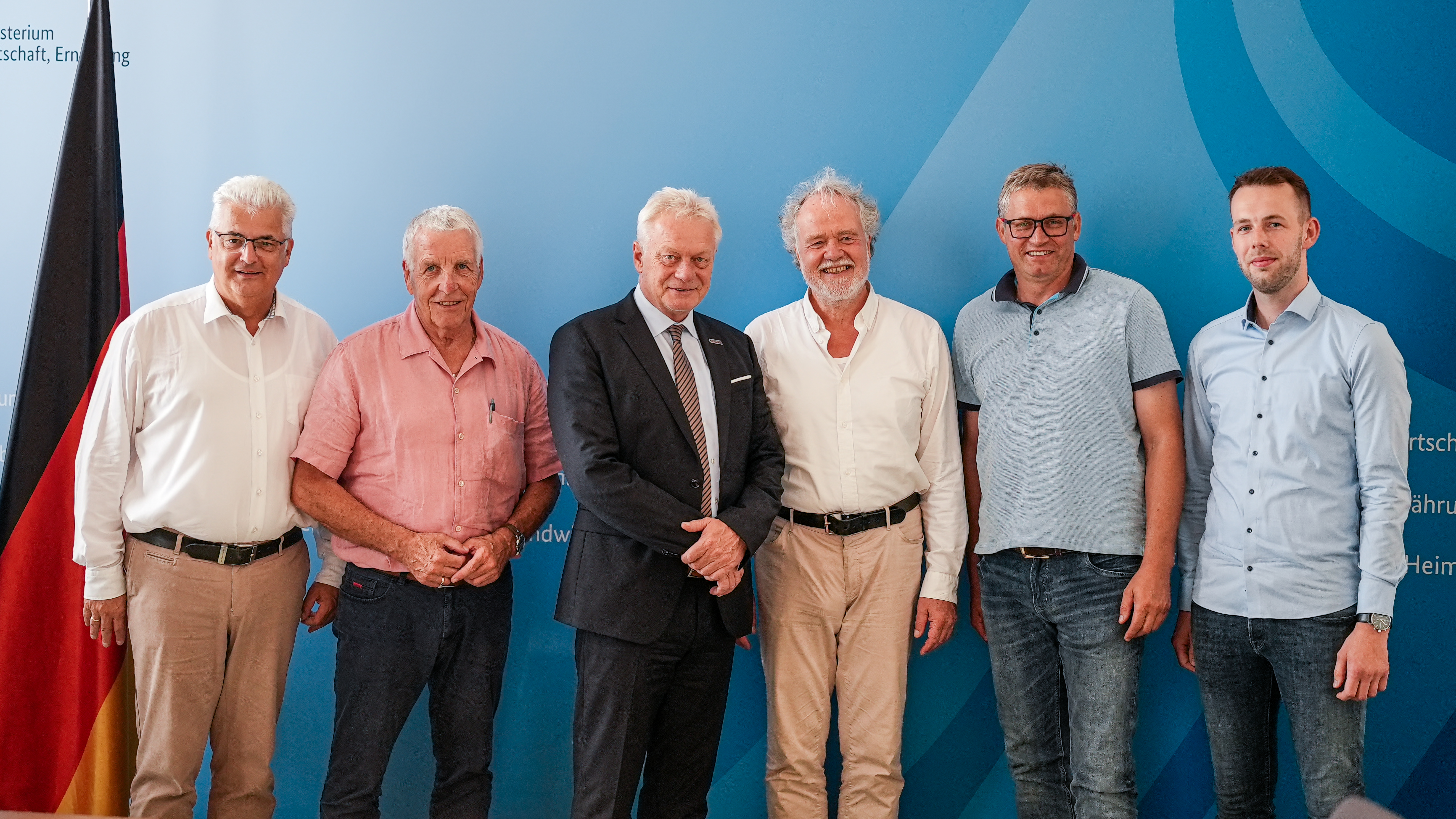 Bildunterschrift (v.l.): Axel Knoerig MdB, Friedhelm Hartkamp, Bundesminister Alois Rainer, Uwe Welteke-Fabricius, Andreas Rohlfs, Florian Stelloh.
